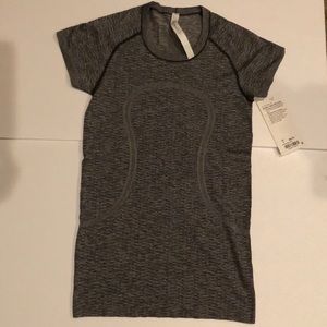 NWT Lululemon Swiftly SS Crew